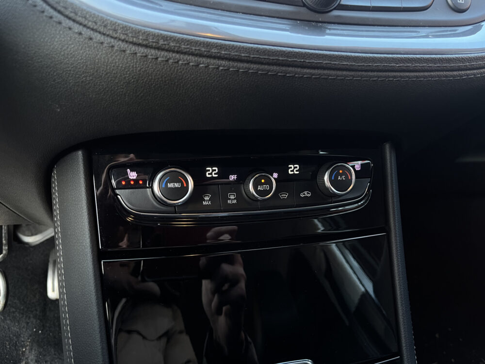 Opel Grandland X 1.6 Turbo Hybrid Innovation // FULL LED // KEYLESS // DODEHOEK // ELEK. KLEP // CAMERA+SENSOREN // STOELVERWARMING // NAVI+CARPL 27