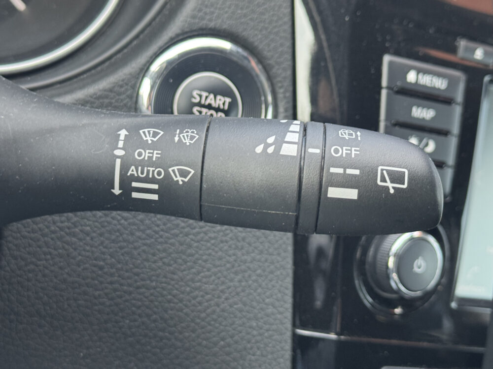 Nissan QASHQAI 1.3 DIG-T N-Connecta // NAVI // 360° CAMERA // CLIMA // CRUISE // TREKHAAK!! // PANO DAK // 20