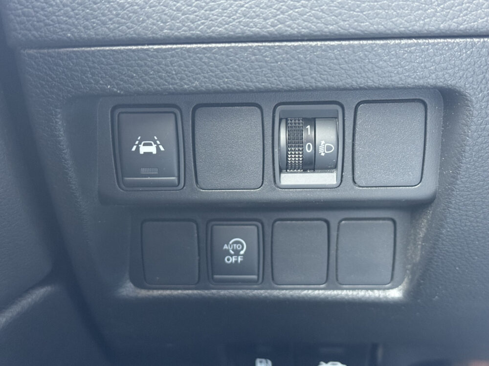 Nissan QASHQAI 1.3 DIG-T N-Connecta // NAVI // 360° CAMERA // CLIMA // CRUISE // TREKHAAK!! // PANO DAK // 22