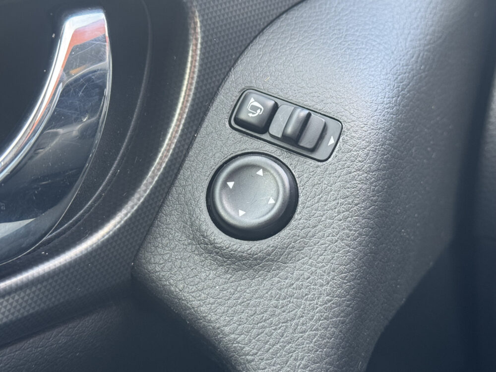 Nissan QASHQAI 1.3 DIG-T N-Connecta // NAVI // 360° CAMERA // CLIMA // CRUISE // TREKHAAK!! // PANO DAK // 24