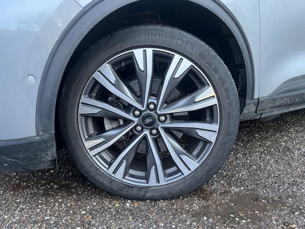 Ford Kuga 2.5 PHEV Titanium X // TREKHAAK!! // SCHUIF-KANTELDAK // ELEK.STOELEN+KLEP // B&O SOUND // DODEHOEK // HEAD-UP DISPLAY // WINTER 10