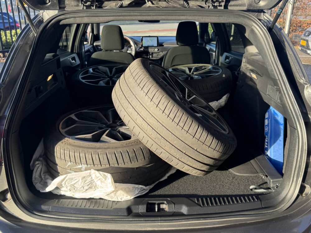 Ford FOCUS Wagon 1.5 EcoBoost ST Line Business // NAVI // PDC V+A // CLIMA // STOELVERWARMING // ADAPTIVE CRUISE // 27