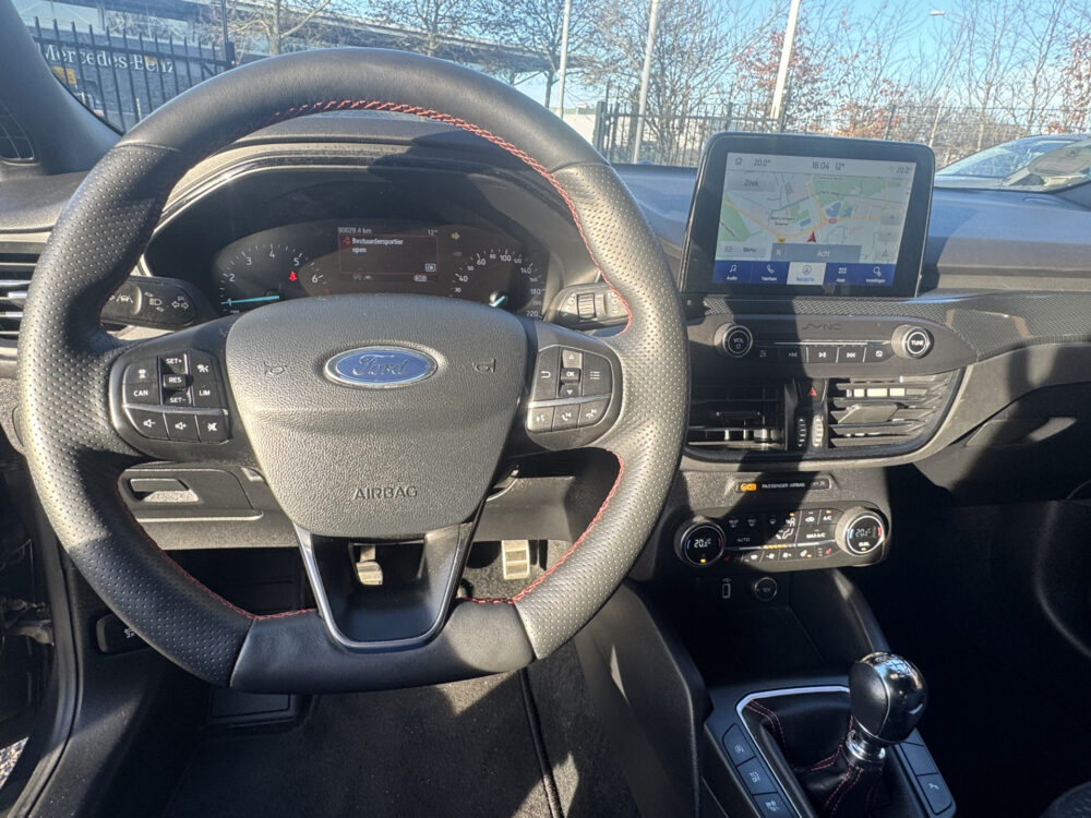 Ford FOCUS Wagon 1.5 EcoBoost ST Line Business // NAVI // PDC V+A // CLIMA // STOELVERWARMING // ADAPTIVE CRUISE // 8