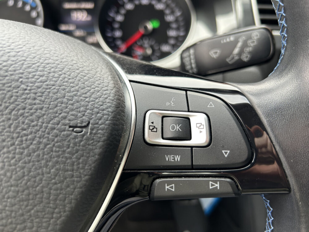 Volkswagen e-Golf e-Golf Highline SOH 90% // FULL LED // NAVI + CARPLAY // PDC V+A // ADAPTIVE CRUISE // CLIMA 10