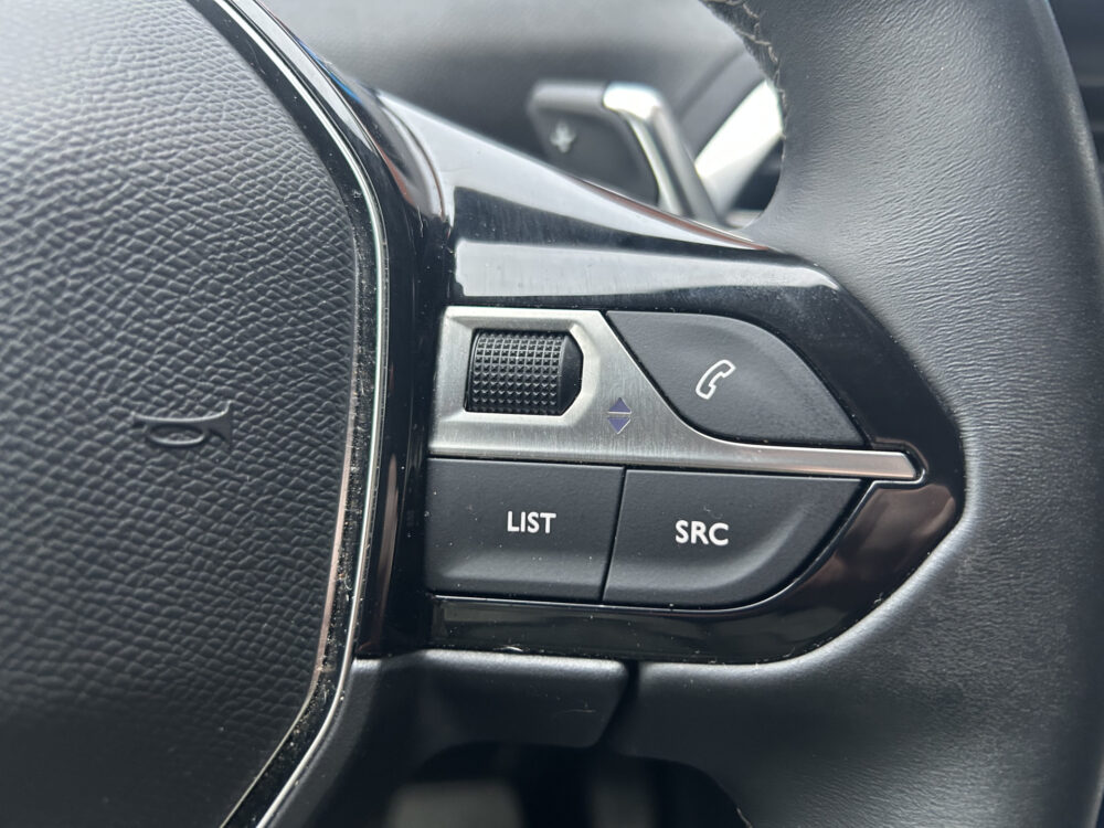 Peugeot 3008 1.6 HYbrid 225 Allure // FULL LED // NAVI + CARPLAY // CAMERA // CLIMA // PDC V+A // CRUISE 10