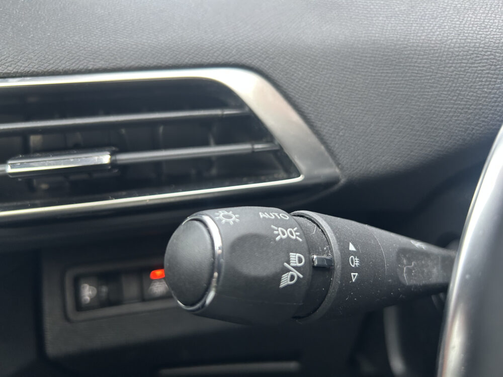 Peugeot 3008 1.6 HYbrid 225 Allure // FULL LED // NAVI + CARPLAY // CAMERA // CLIMA // PDC V+A // CRUISE 11