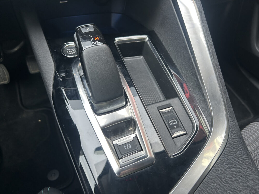 Peugeot 3008 1.6 HYbrid 225 Allure // FULL LED // NAVI + CARPLAY // CAMERA // CLIMA // PDC V+A // CRUISE 17