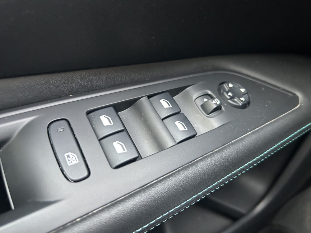 Peugeot 3008 1.6 HYbrid 225 Allure // FULL LED // NAVI + CARPLAY // CAMERA // CLIMA // PDC V+A // CRUISE 18