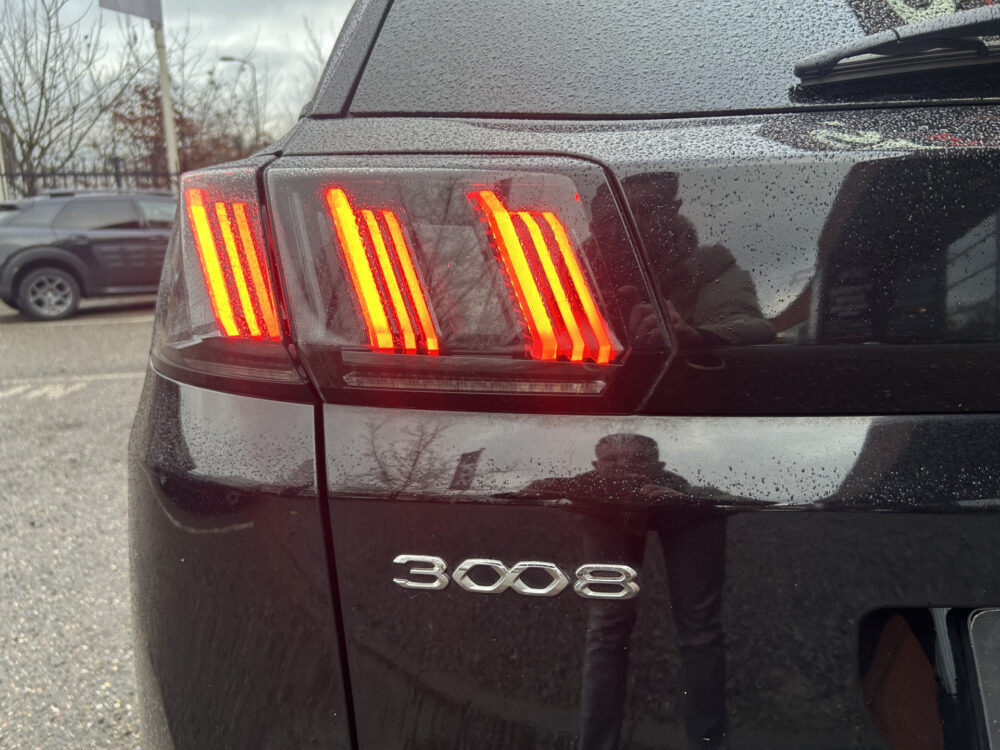 Peugeot 3008 1.6 HYbrid 225 Allure // FULL LED // NAVI + CARPLAY // CAMERA // CLIMA // PDC V+A // CRUISE 26