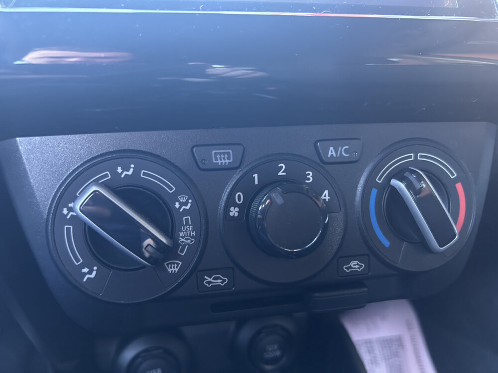 Suzuki Swift 1.2 Select Smart Hybrid // FULL LED // APPLE CARPLAY / ANDROID AUTO // CAMERA // ADAPTIVE CRUISE // STOELVERWARMING 19