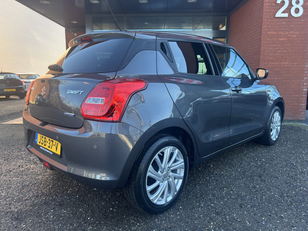 Suzuki Swift 1.2 Select Smart Hybrid // FULL LED // APPLE CARPLAY / ANDROID AUTO // CAMERA // ADAPTIVE CRUISE // STOELVERWARMING 2