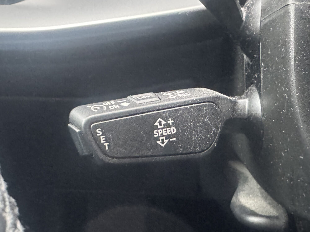 Audi A3 Sportback 40 TFSI e Business edition // S-LINE!! // NAVI // PDC // STOELVERWARMING // CRUISE // CLIMA // 24