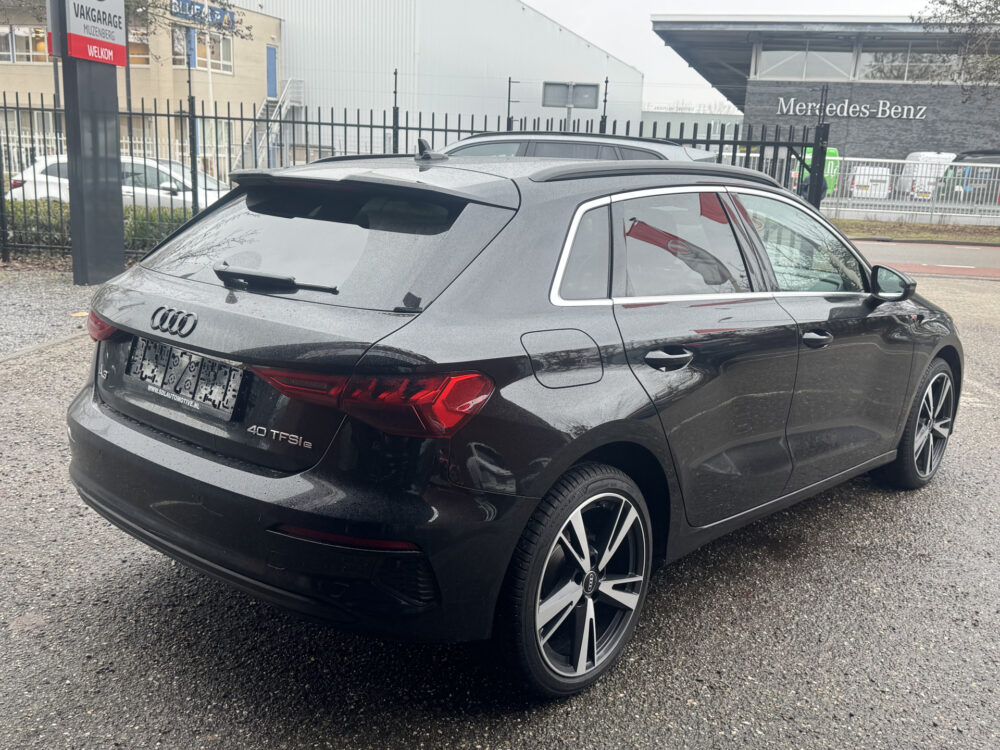 Audi A3 Sportback 40 TFSI e Business edition // S-LINE!! // NAVI // PDC // STOELVERWARMING // CRUISE // CLIMA // 4