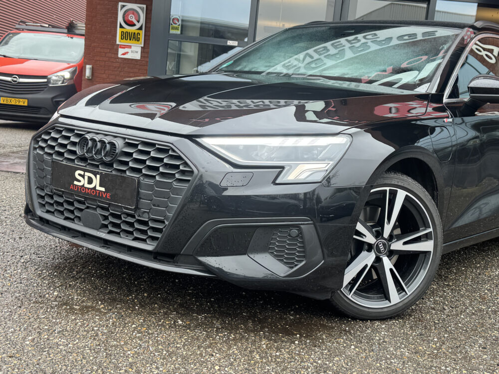 Audi A3 Sportback 40 TFSI e Business edition // S-LINE!! // NAVI // PDC // STOELVERWARMING // CRUISE // CLIMA // 6