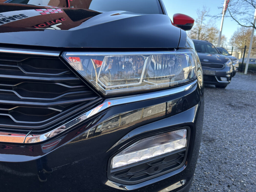 Volkswagen T-Roc 1.5 TSI Style // BEATS AUDIO // TREKHAAK // NAVI // PDC // ADAPTIVE CRUISE // APPLE CARPLAY - ANDROID AUTO // STOELVERWARMING // 24