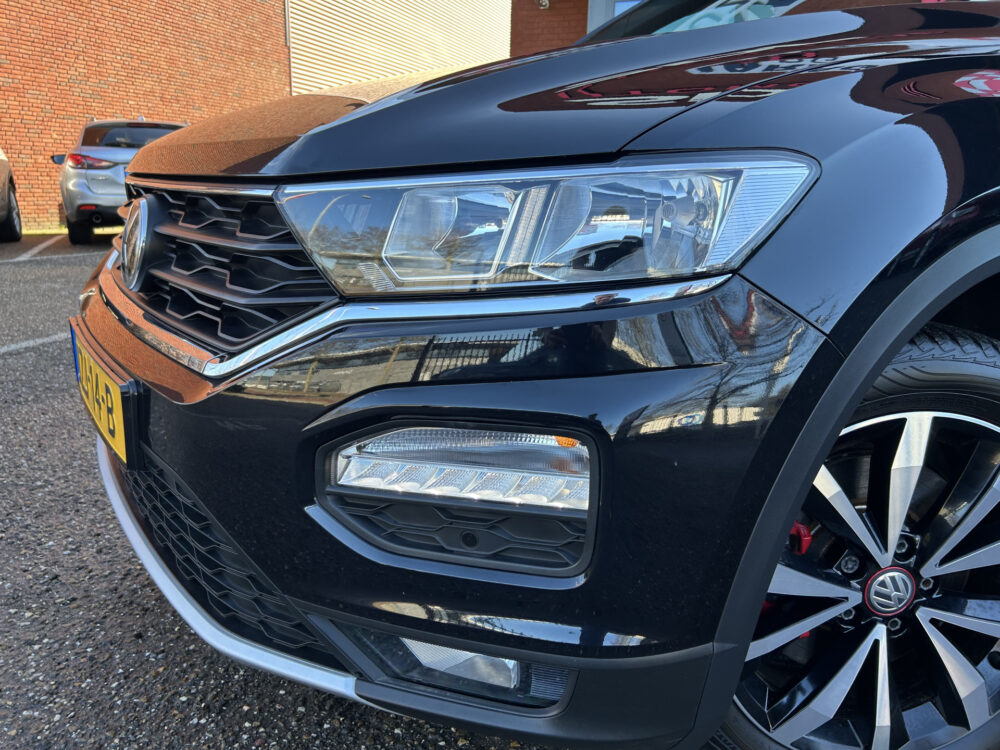 Volkswagen T-Roc 1.5 TSI Style // BEATS AUDIO // TREKHAAK // NAVI // PDC // ADAPTIVE CRUISE // APPLE CARPLAY - ANDROID AUTO // STOELVERWARMING // 25