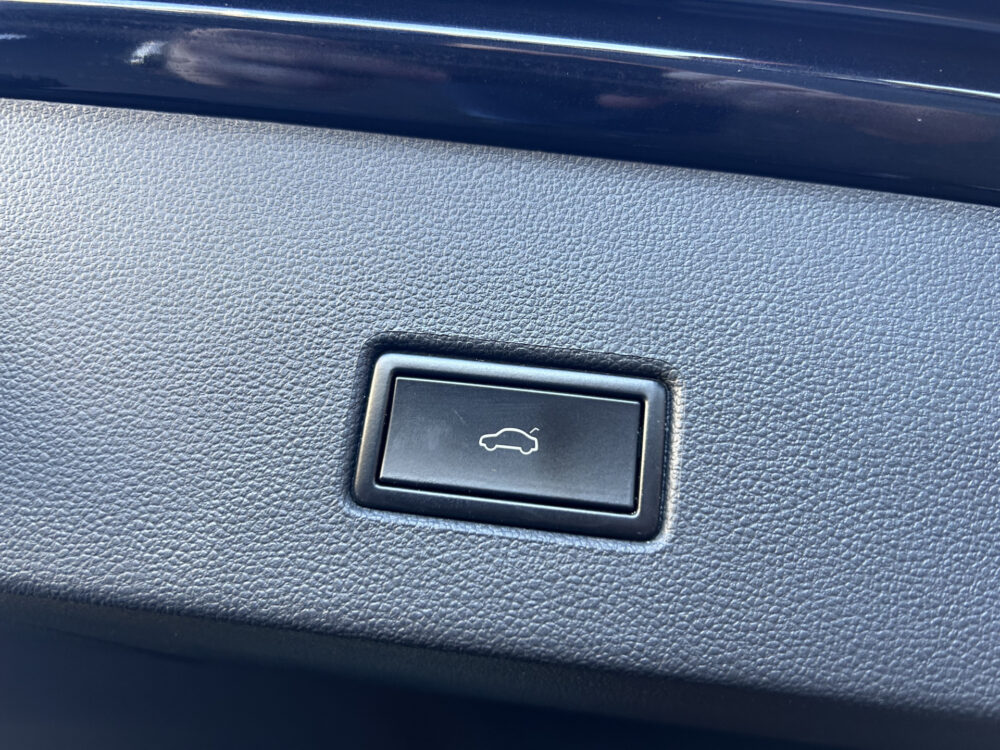 Volkswagen T-Roc 1.5 TSI Style // BEATS AUDIO // TREKHAAK // NAVI // PDC // ADAPTIVE CRUISE // APPLE CARPLAY - ANDROID AUTO // STOELVERWARMING // 30