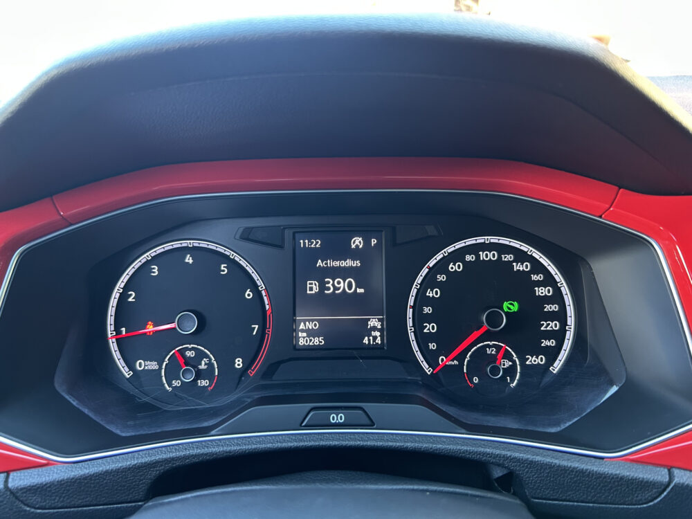 Volkswagen T-Roc 1.5 TSI Style // BEATS AUDIO // TREKHAAK // NAVI // PDC // ADAPTIVE CRUISE // APPLE CARPLAY - ANDROID AUTO // STOELVERWARMING // 33