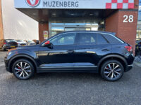 Volkswagen T-Roc 1.5 TSI Style // BEATS AUDIO // TREKHAAK // NAVI // PDC // ADAPTIVE CRUISE // APPLE CARPLAY - ANDROID AUTO // STOELVERWARMING // 37