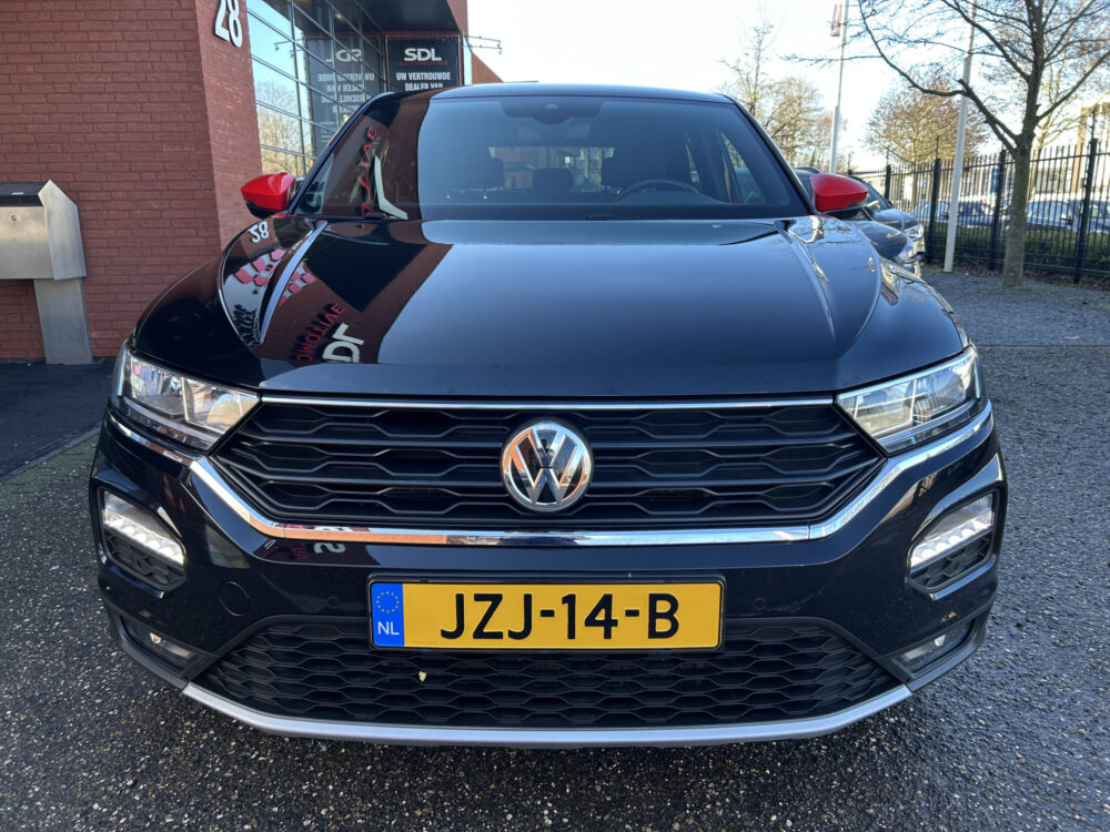 Volkswagen T-Roc 1.5 TSI Style // BEATS AUDIO // TREKHAAK // NAVI // PDC // ADAPTIVE CRUISE // APPLE CARPLAY - ANDROID AUTO // STOELVERWARMING // 4