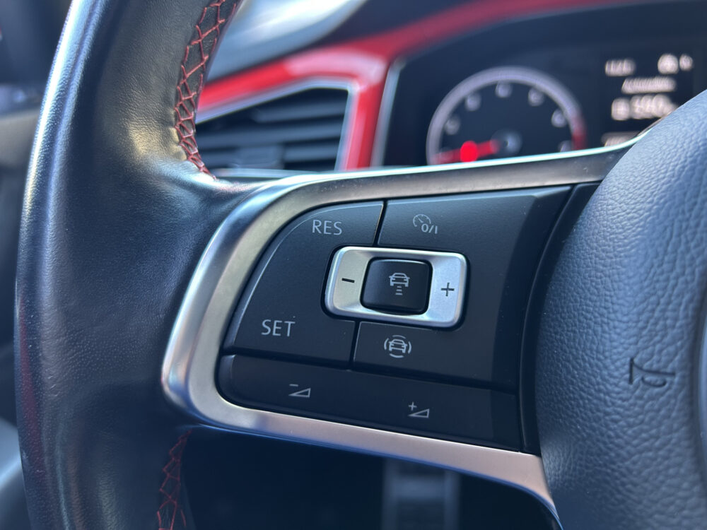 Volkswagen T-Roc 1.5 TSI Style // BEATS AUDIO // TREKHAAK // NAVI // PDC // ADAPTIVE CRUISE // APPLE CARPLAY - ANDROID AUTO // STOELVERWARMING // 9