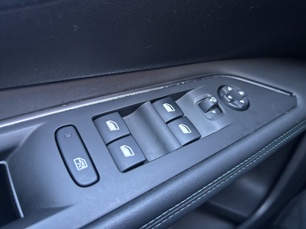 Peugeot 3008 1.6 HYbrid 225 Allure 1STE EIGENAAR!! // NAVI // APPLE CARPLAY - ANDROID AUTO // ADAPTIVE CRUISE // CAMERA // CLIMA // 21