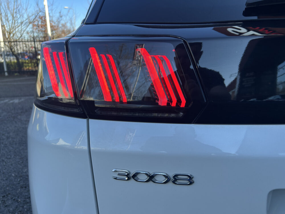 Peugeot 3008 1.6 HYbrid 225 Allure 1STE EIGENAAR!! // NAVI // APPLE CARPLAY - ANDROID AUTO // ADAPTIVE CRUISE // CAMERA // CLIMA // 30