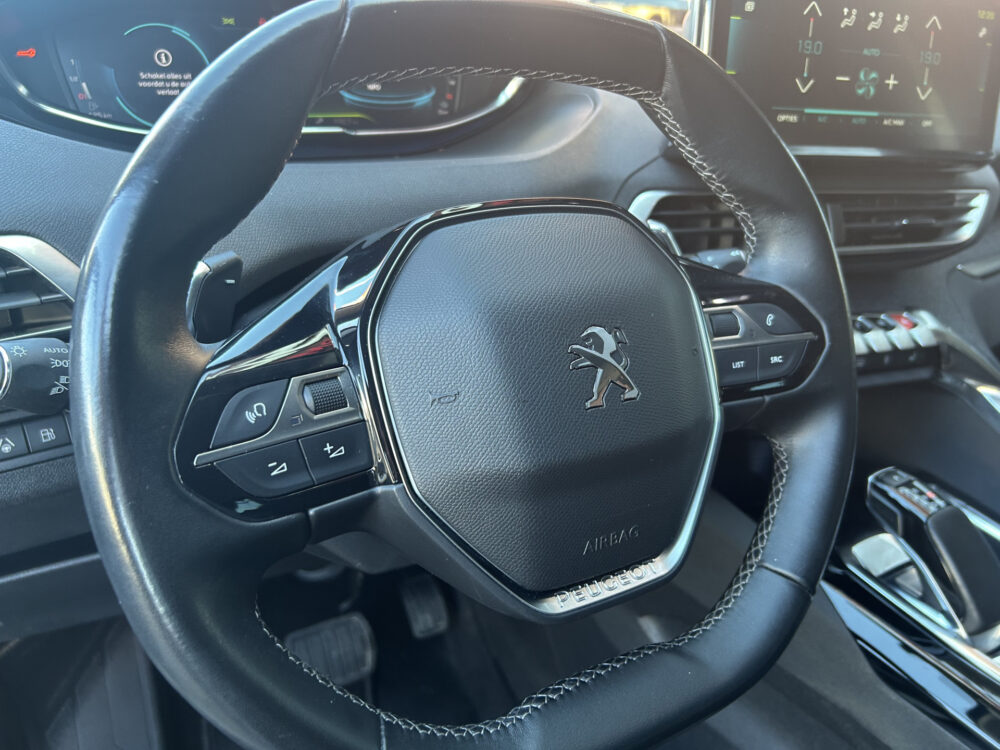 Peugeot 3008 1.6 HYbrid 225 Allure 1STE EIGENAAR!! // NAVI // APPLE CARPLAY - ANDROID AUTO // ADAPTIVE CRUISE // CAMERA // CLIMA // 6