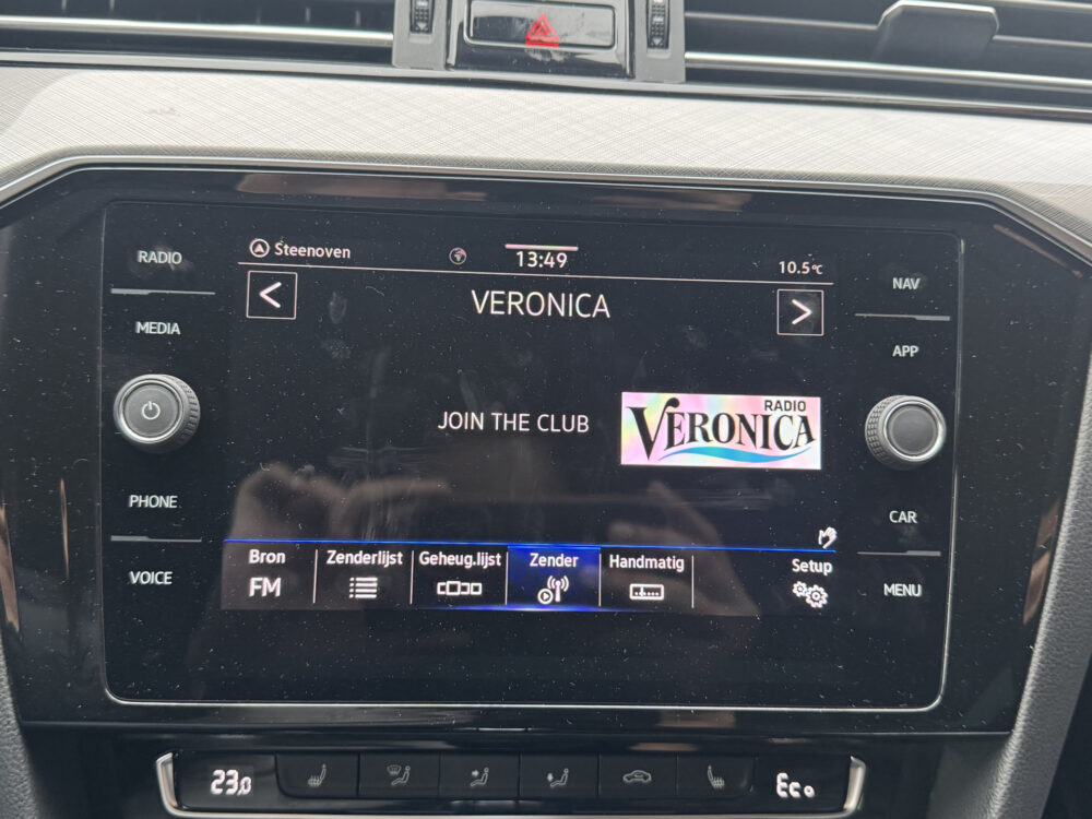 Volkswagen Passat Variant 1.4 TSI PHEV GTE Business // DEALER ONDERHOUDEN // ERGO COMFORT // TREKHAAK // NAVI // CAMERA // 18