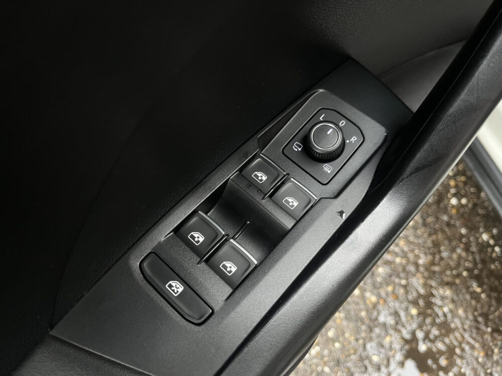 Volkswagen T-Cross 1.5 TSI Style // FULL LED // ADAP. CRUISE // VIRTUAL COCKPIT // CAMERA+SENSOREN // KEYLESS // NAVI+CARPLAY // 17