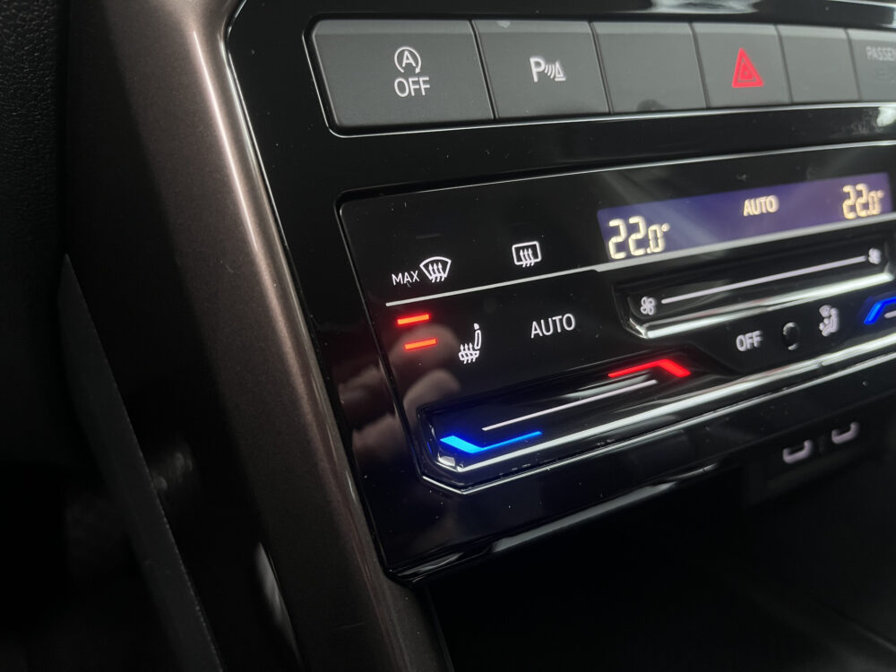 Volkswagen T-Cross 1.5 TSI Style // FULL LED // ADAP. CRUISE // VIRTUAL COCKPIT // CAMERA+SENSOREN // KEYLESS // NAVI+CARPLAY // 26