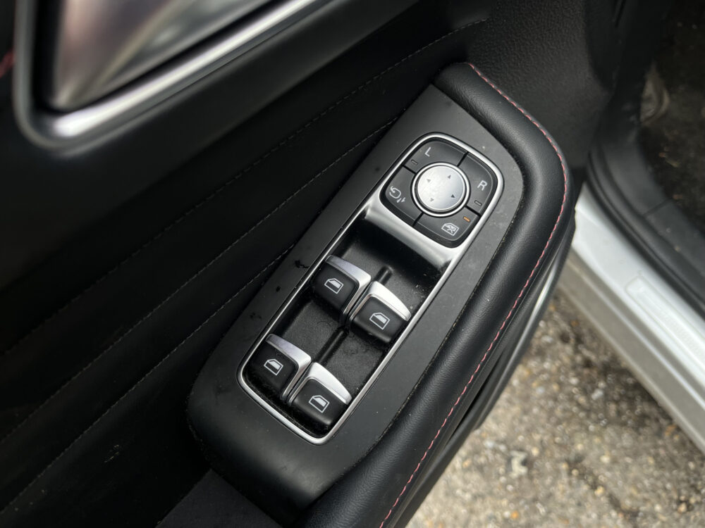 MG EHS 1.5 TGDI Luxury // SCHUIF-KANTELDAK // 360 CAMERA // ADAPT. CRUISE // ELEK.STOELEN+KLEP // DODEHOEK // KEYLESS // 24