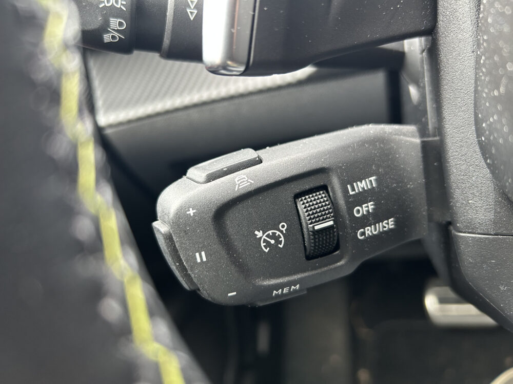 Peugeot 2008 1.2 PureTech GT-Line // NAVI // TREKHAAK// ADAPTIVE CRUISE // CAMERA // SCHUIF-KANTEL DAK 12