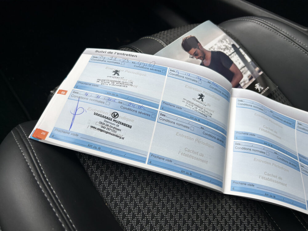 Peugeot 2008 1.2 PureTech GT-Line // NAVI // TREKHAAK// ADAPTIVE CRUISE // CAMERA // SCHUIF-KANTEL DAK 15