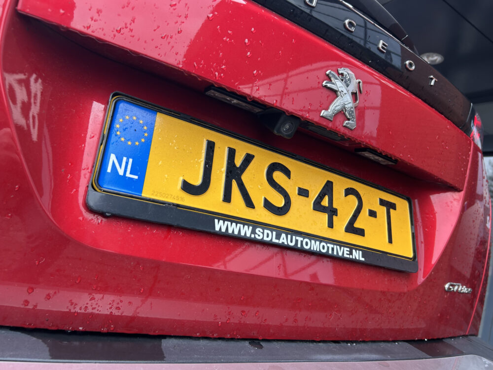 Peugeot 2008 1.2 PureTech GT-Line // NAVI // TREKHAAK// ADAPTIVE CRUISE // CAMERA // SCHUIF-KANTEL DAK 37