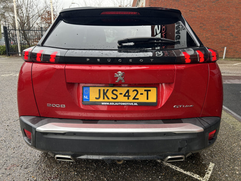 Peugeot 2008 1.2 PureTech GT-Line // NAVI // TREKHAAK// ADAPTIVE CRUISE // CAMERA // SCHUIF-KANTEL DAK 5