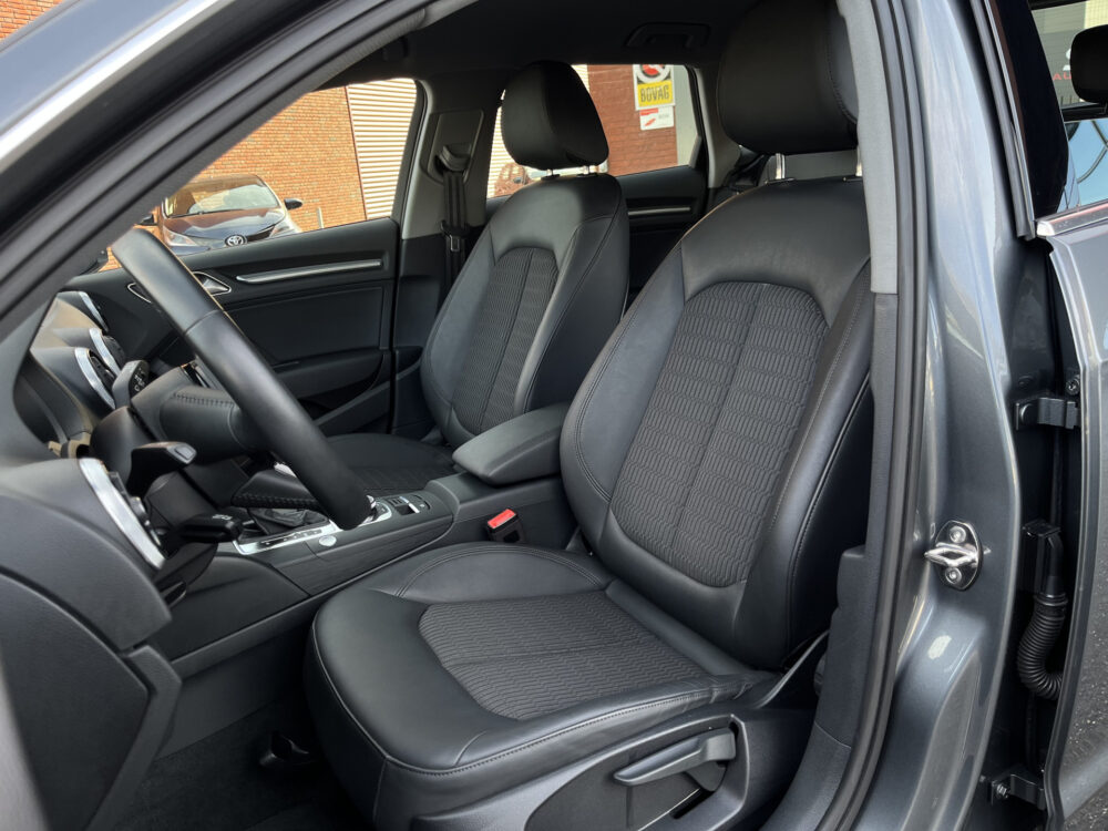 Audi A3 Sportback 40 e-tron Advance Sport // NAVI // PDC V + A // CRUISE // DIGITAAL COCKPIT! // STOELVERWARMING // 14