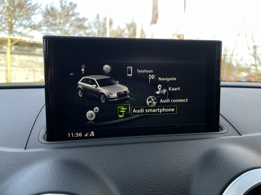 Audi A3 Sportback 40 e-tron Advance Sport // NAVI // PDC V + A // CRUISE // DIGITAAL COCKPIT! // STOELVERWARMING // 31