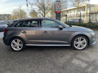 Audi A3 Sportback 40 e-tron Advance Sport // NAVI // PDC V + A // CRUISE // DIGITAAL COCKPIT! // STOELVERWARMING // 42