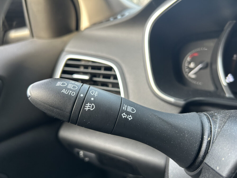 Renault Mégane Estate 1.2 TCe Limited // LED // NAVI // KEYLESS // CRUISE // LMV // PDC 11