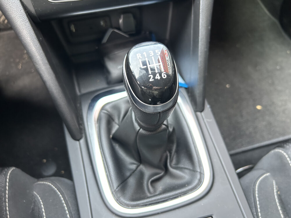 Renault Mégane Estate 1.2 TCe Limited // LED // NAVI // KEYLESS // CRUISE // LMV // PDC 19