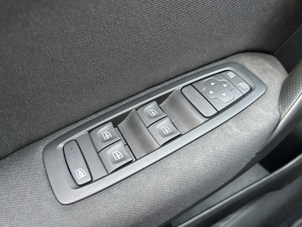 Renault Mégane Estate 1.2 TCe Limited // LED // NAVI // KEYLESS // CRUISE // LMV // PDC 21