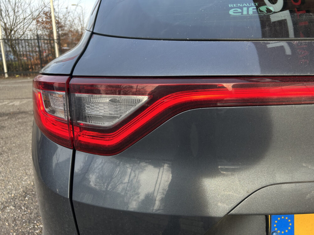 Renault Mégane Estate 1.2 TCe Limited // LED // NAVI // KEYLESS // CRUISE // LMV // PDC 30