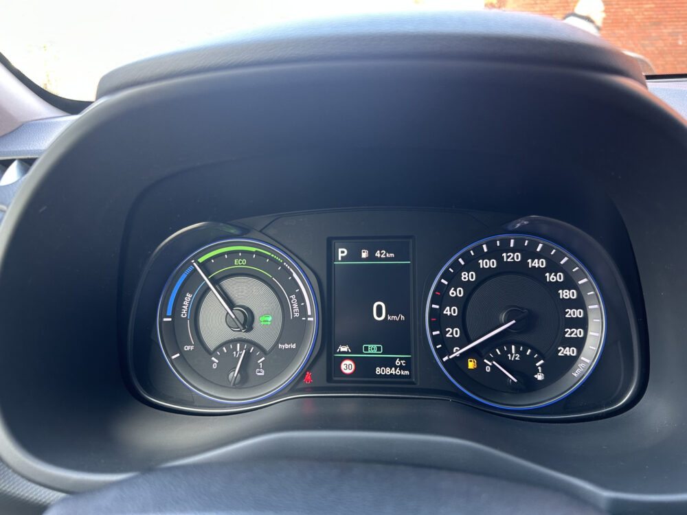 Hyundai KONA 1.6 GDI HEV Premium // LED // NAVI + CARPLAY // CAMERA // CRUISE // HALF-LEDER // KRELL AUDIO!! 34