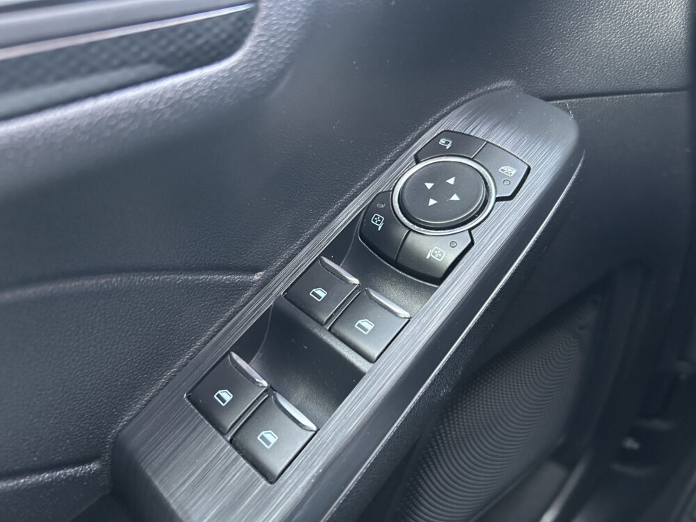 Ford Kuga 2.5 PHEV ST-Line // FULL LED // NAVI + CARPLAY // CAMERA // PDC V+A // ADAPTIVE CRUISE // WINTERPACK 20