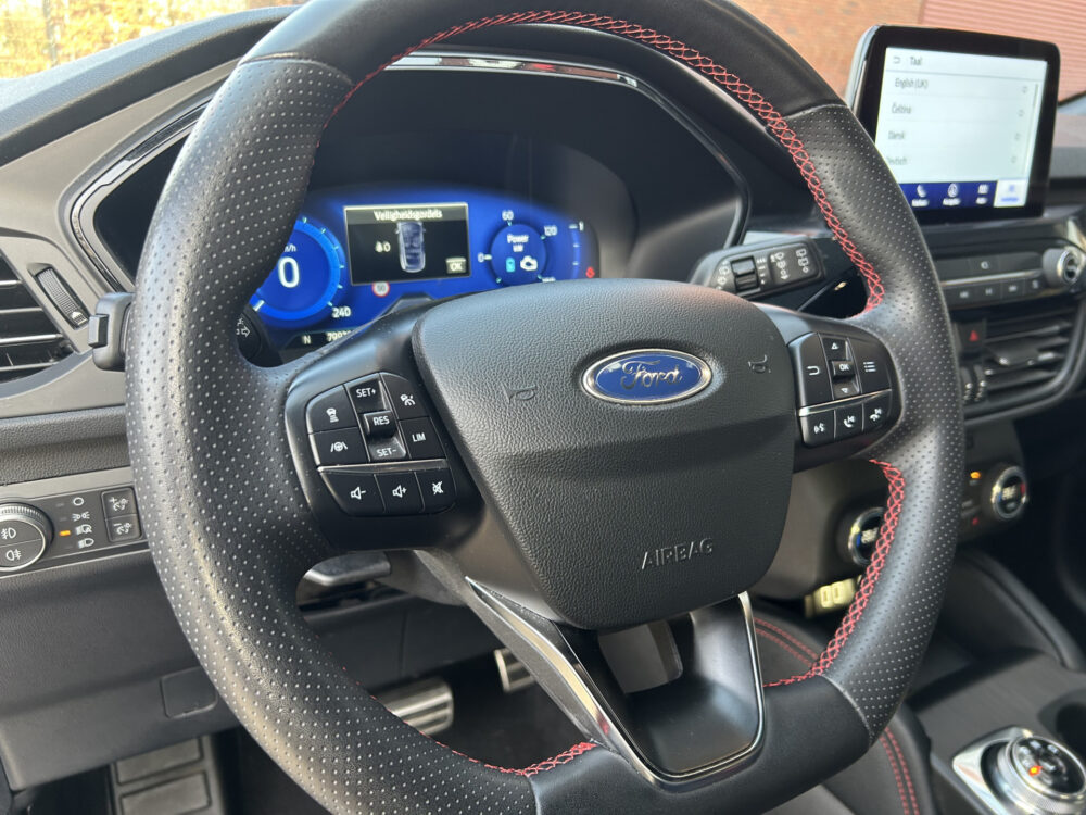 Ford Kuga 2.5 PHEV ST-Line // FULL LED // NAVI + CARPLAY // CAMERA // PDC V+A // ADAPTIVE CRUISE // WINTERPACK 6