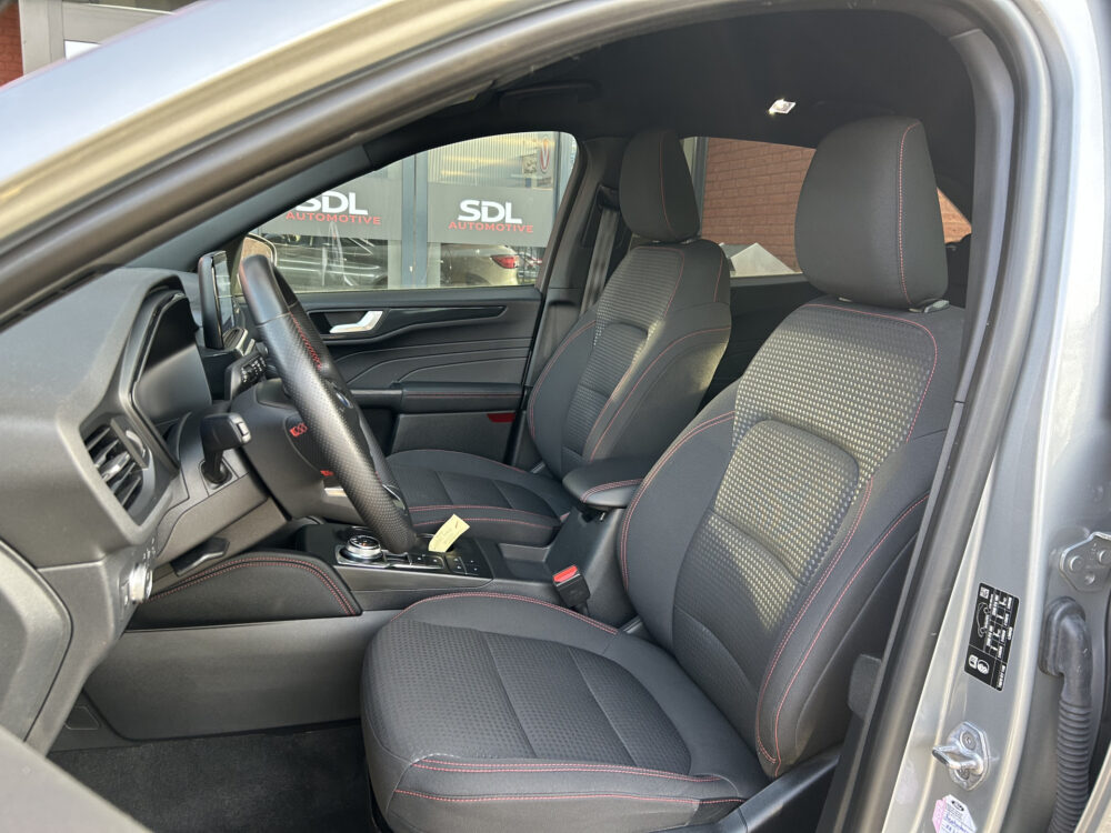 Ford Kuga 2.5 PHEV ST-Line // FULL LED // NAVI + CARPLAY // CAMERA // PDC V+A // ADAPTIVE CRUISE // WINTERPACK 8