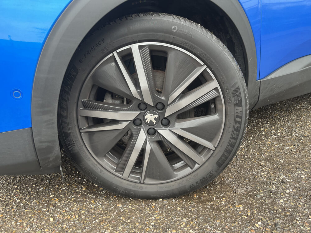 Peugeot 3008 1.6 HYbrid 225 GT Black Pack // FULL LED // LEDER // DODEHOEK // KEYLESS // FOCAL AUDIO // NAVI+CARPLAY // 10