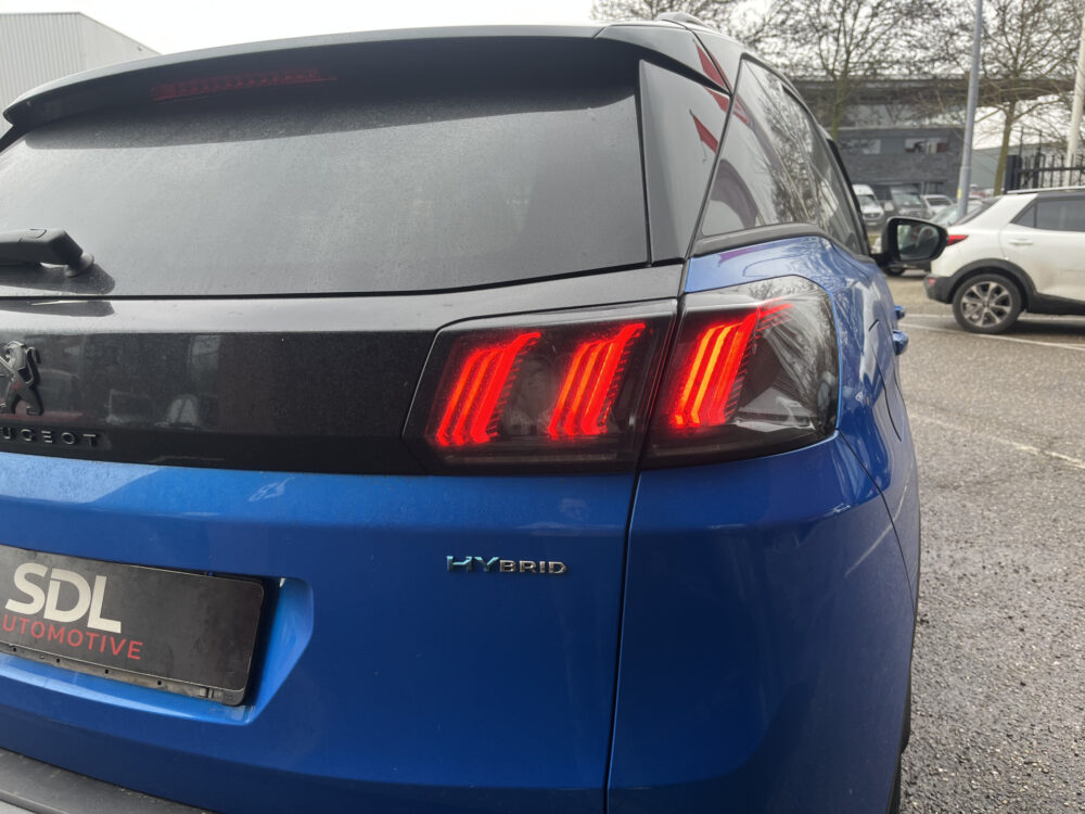 Peugeot 3008 1.6 HYbrid 225 GT Black Pack // FULL LED // LEDER // DODEHOEK // KEYLESS // FOCAL AUDIO // NAVI+CARPLAY // 12