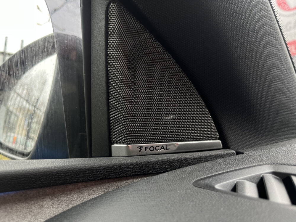 Peugeot 3008 1.6 HYbrid 225 GT Black Pack // FULL LED // LEDER // DODEHOEK // KEYLESS // FOCAL AUDIO // NAVI+CARPLAY // 18